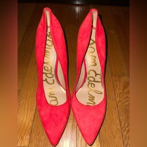 Red Size 10 Pumps Gently Warn